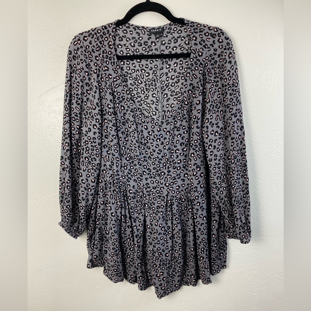 Torrid Rayon Leopard Gray Summer Spring Vacation Top Blouse Plus 1X
